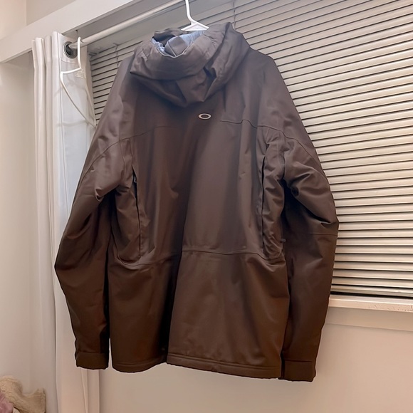 Oakley ski / snowboard jacket - Picture 2 of 3